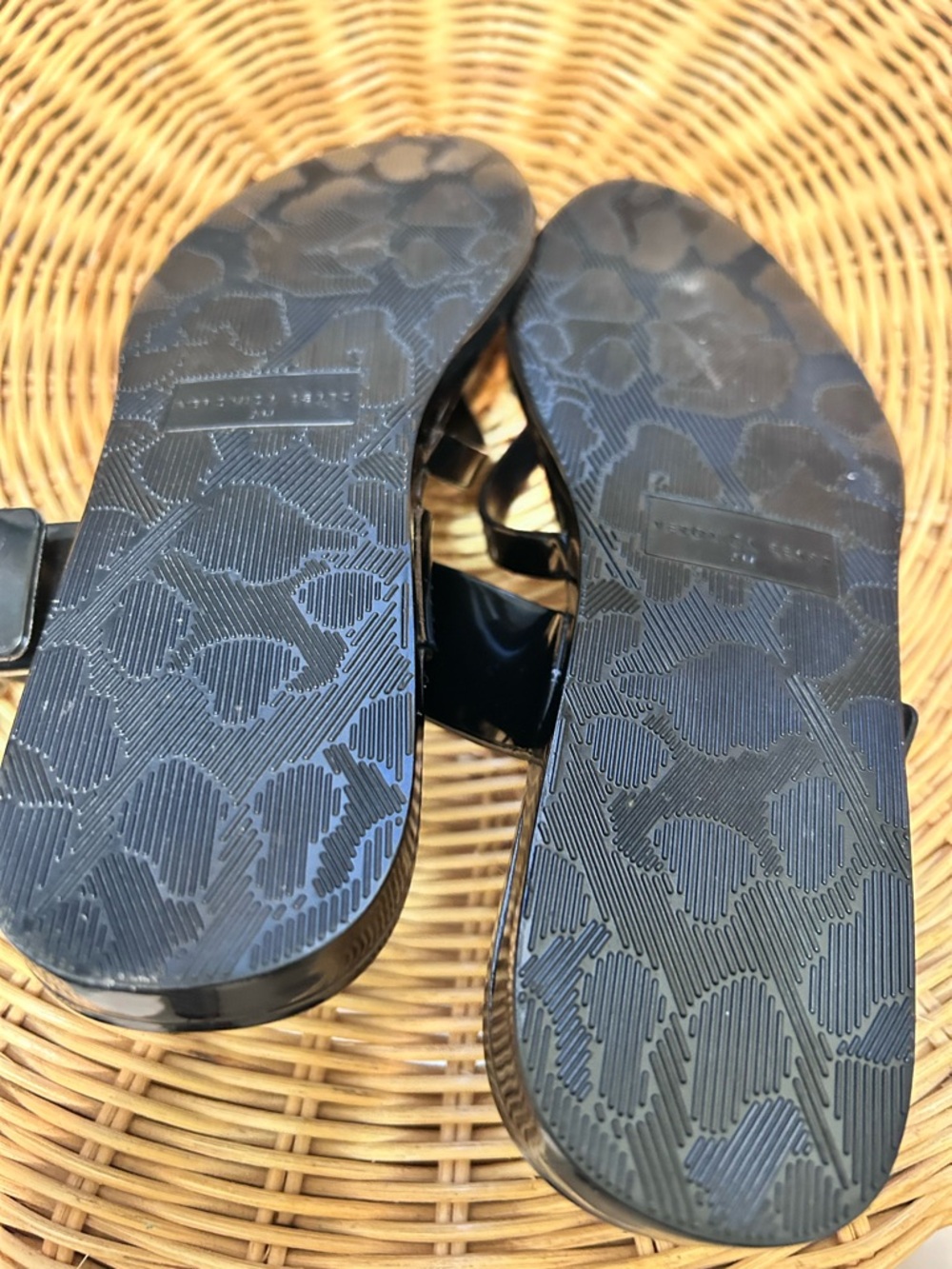 Veronica Beard Black Patent Buckle Thong Sandals - Picture 5 of 5
